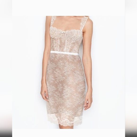 Victoria's Secret White Lace Chemise - Picture 2 of 7